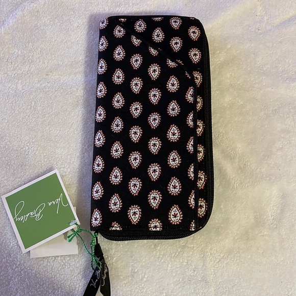 Vera Bradley Handbags - Vera Bradley Travel Organizer